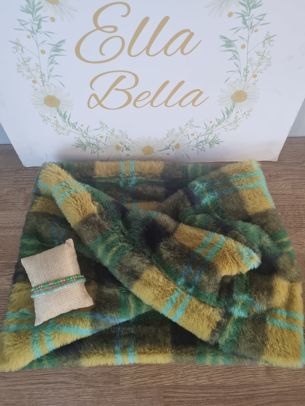 Tartan Fuffy Snood & Bracelets Set