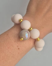 Load image into Gallery viewer, Cream &amp; Gold Bracelet
