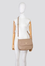 Load image into Gallery viewer, Bee Bag (Silver &amp; gold)
