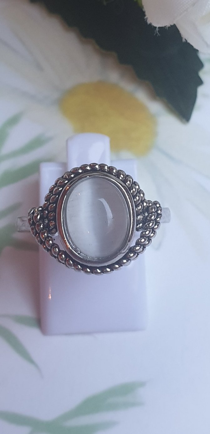 White stone Ring