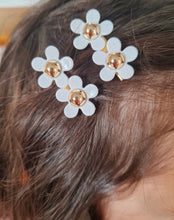 Load image into Gallery viewer, Daisy Bows
