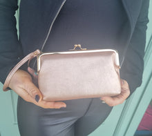 Load image into Gallery viewer, Champagne Gold Wristlet
