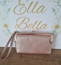 Load image into Gallery viewer, Champagne Gold Wristlet

