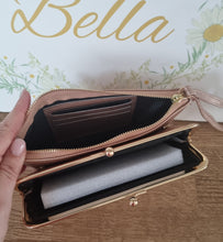 Load image into Gallery viewer, Champagne Gold Wristlet

